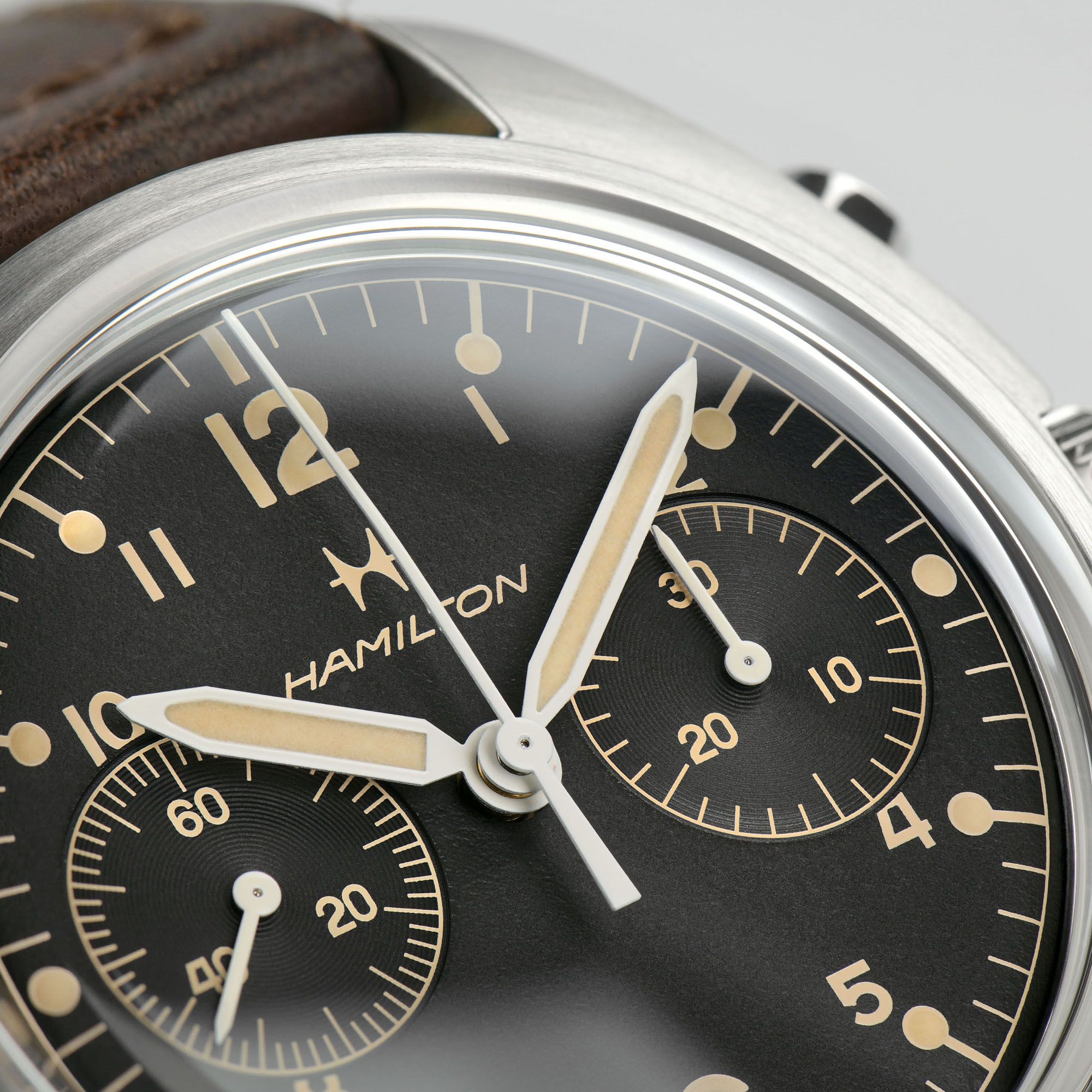 hamilton - khaki aviation pioneer mechanical chrono