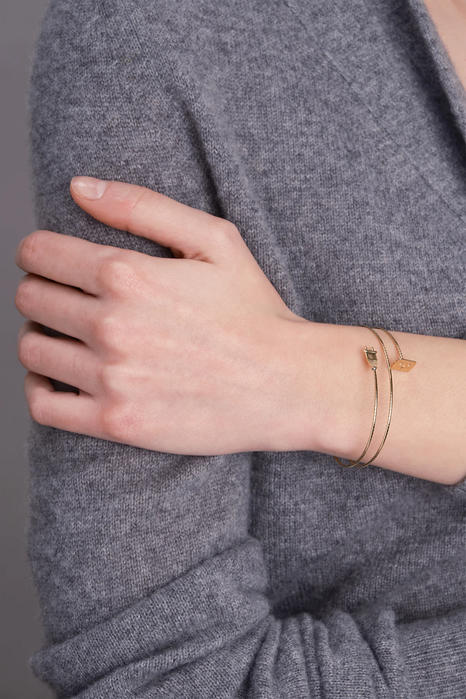 plug in bracciale